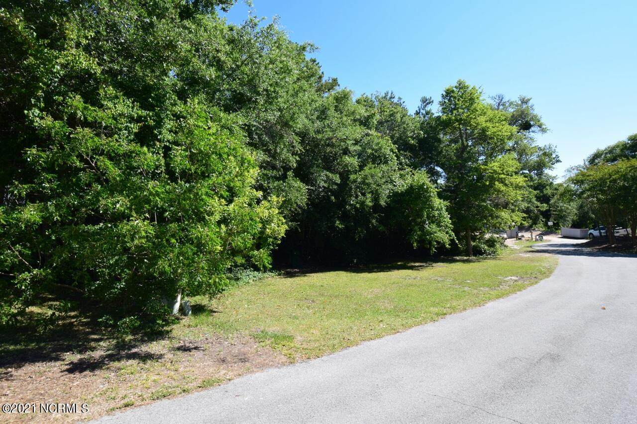 8804 Edgewater Court - Photo 1