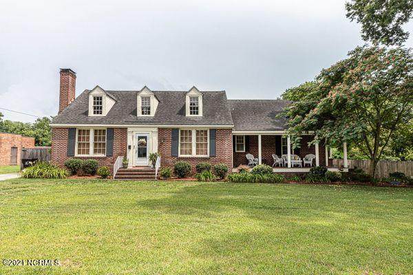 301 Howard Circle - Photo 1