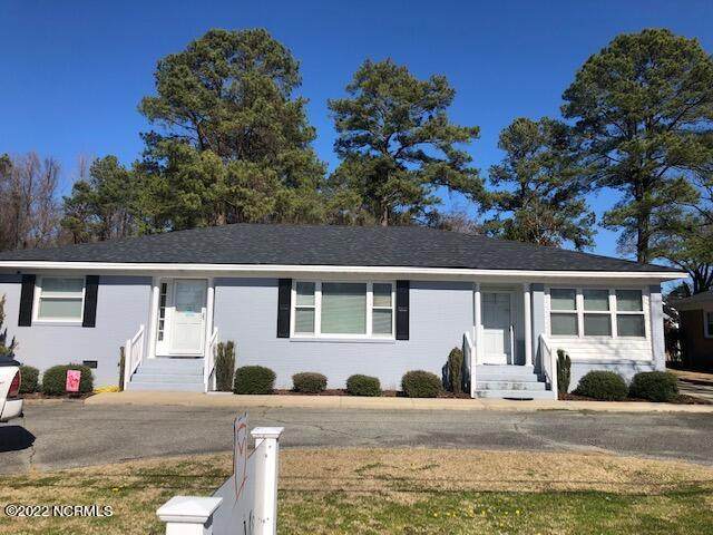 606 Northeast Boulevard - Photo 1