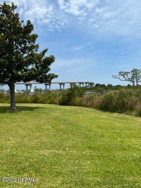 8 Diamond Point Court - Photo 1