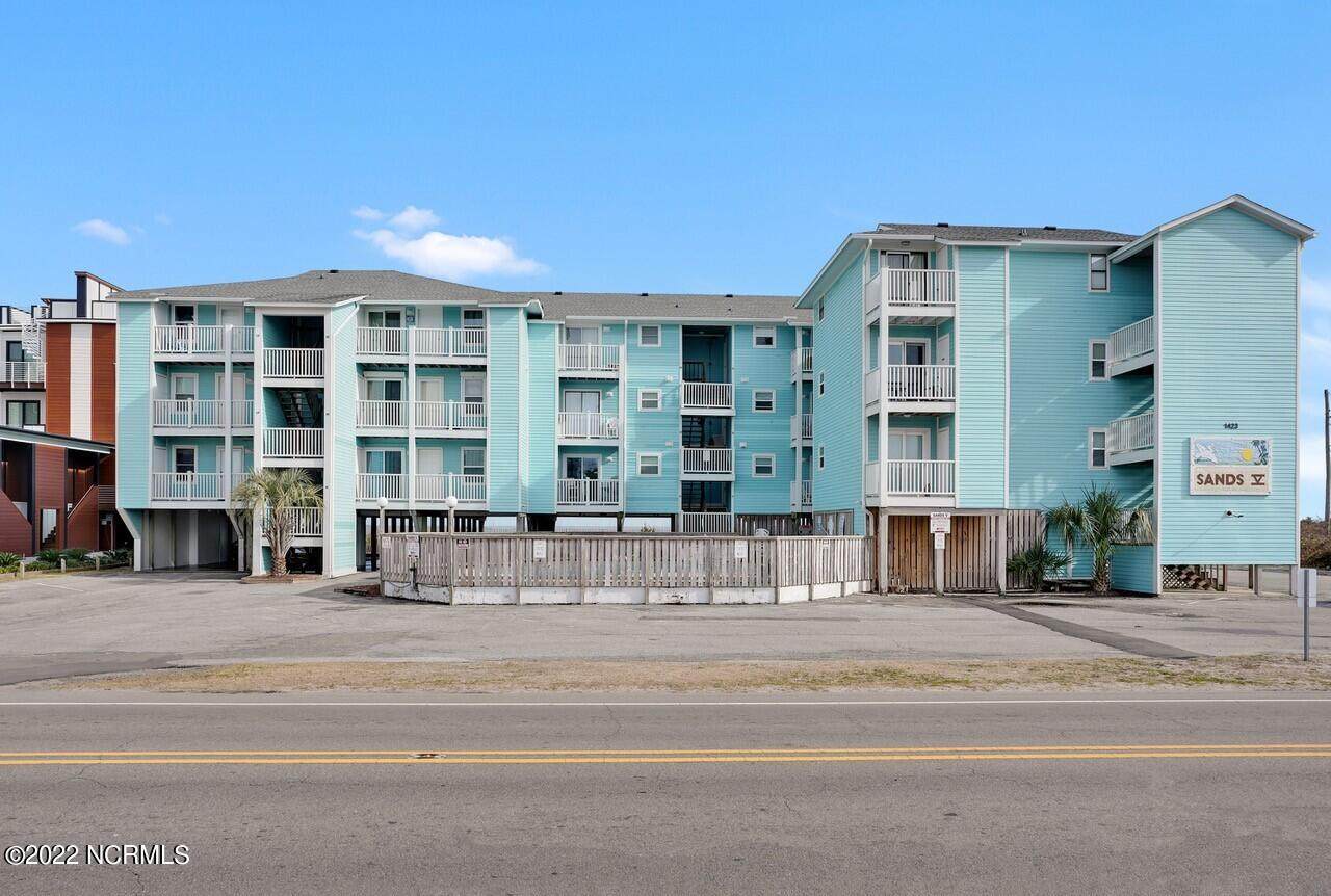 1423 Lake Park Boulevard - Photo 1