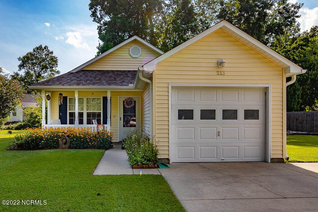 213 7th Street - Photo 1