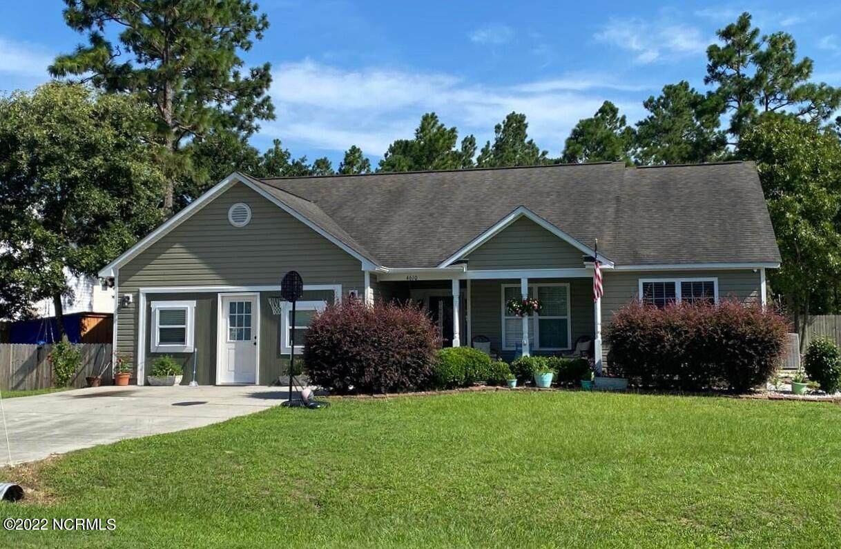 4610 Squirrel Avenue - Photo 1