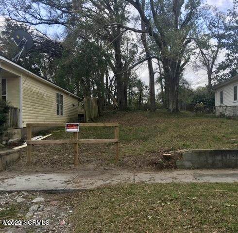 816 7th Street - Photo 1