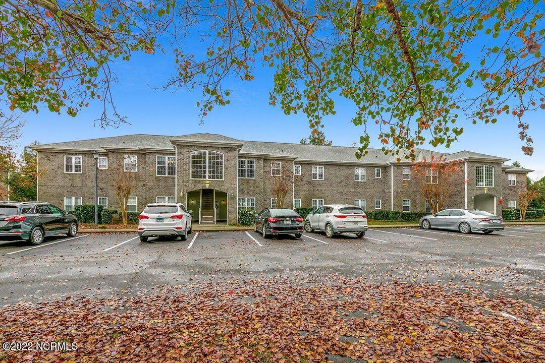 400 Willow Green Drive - Photo 1