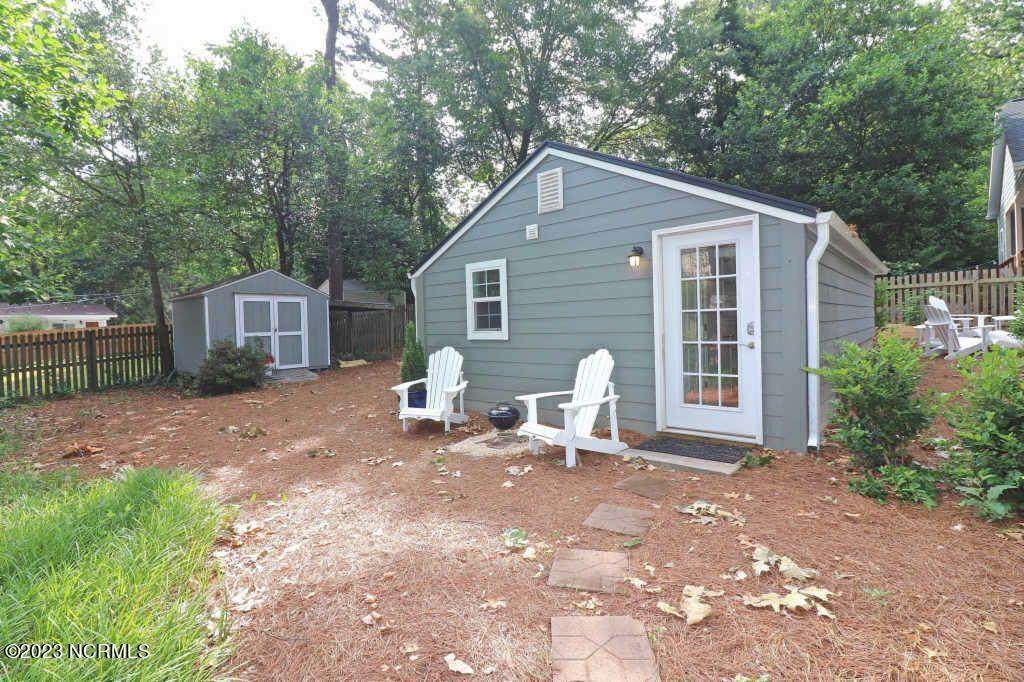 325 Vermont Avenue - Photo 1