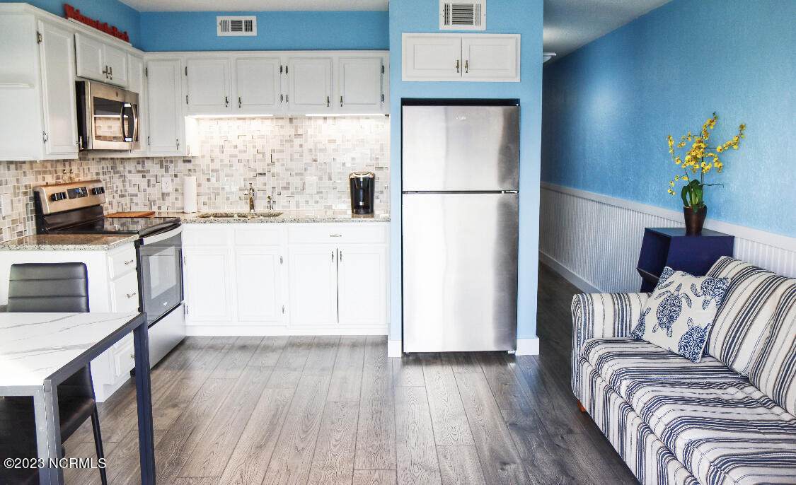 222 Carolina Beach Avenue - Photo 1