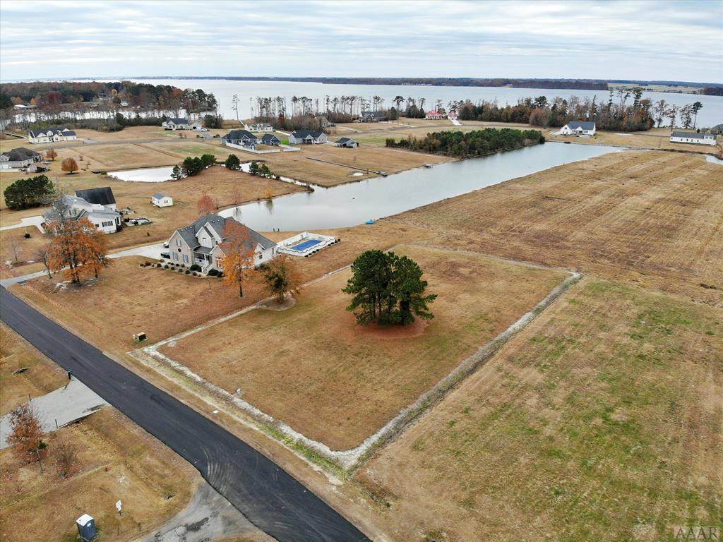 450 Pointe Vista Drive - Photo 1