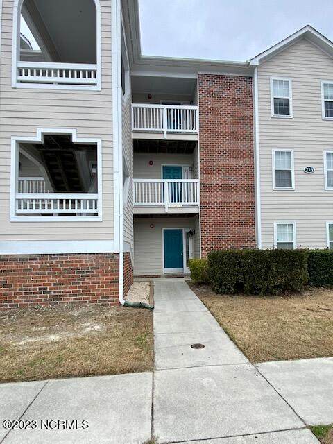713 Clearwater Court - Photo 1