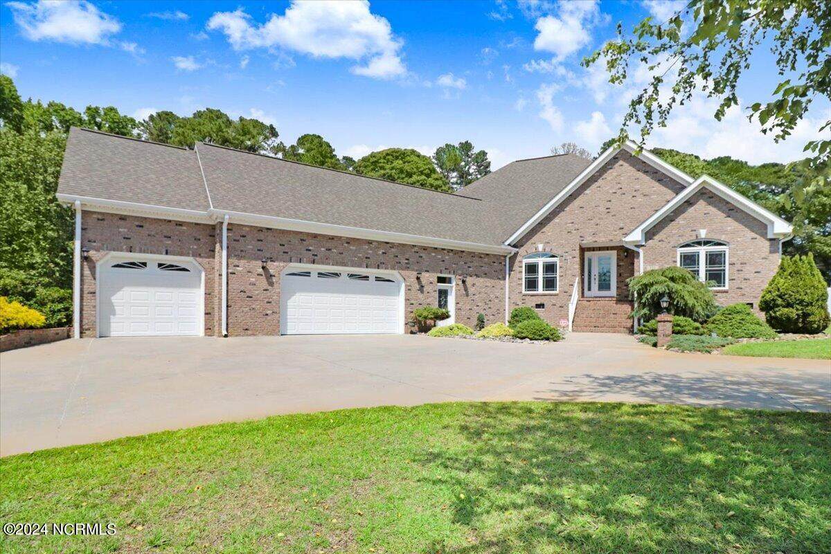 111 Brisbayne Circle - Photo 1