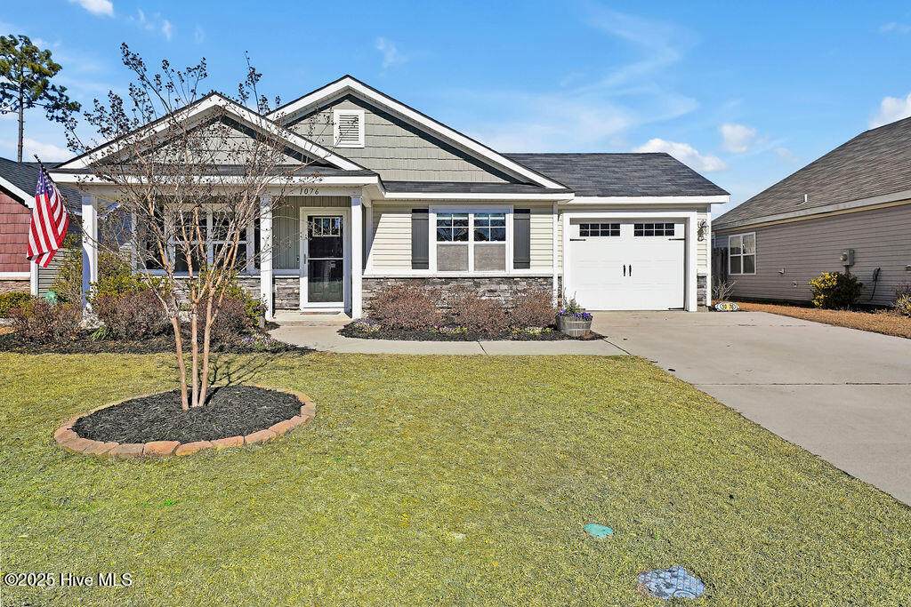 1076 Ashland Way - Photo 1