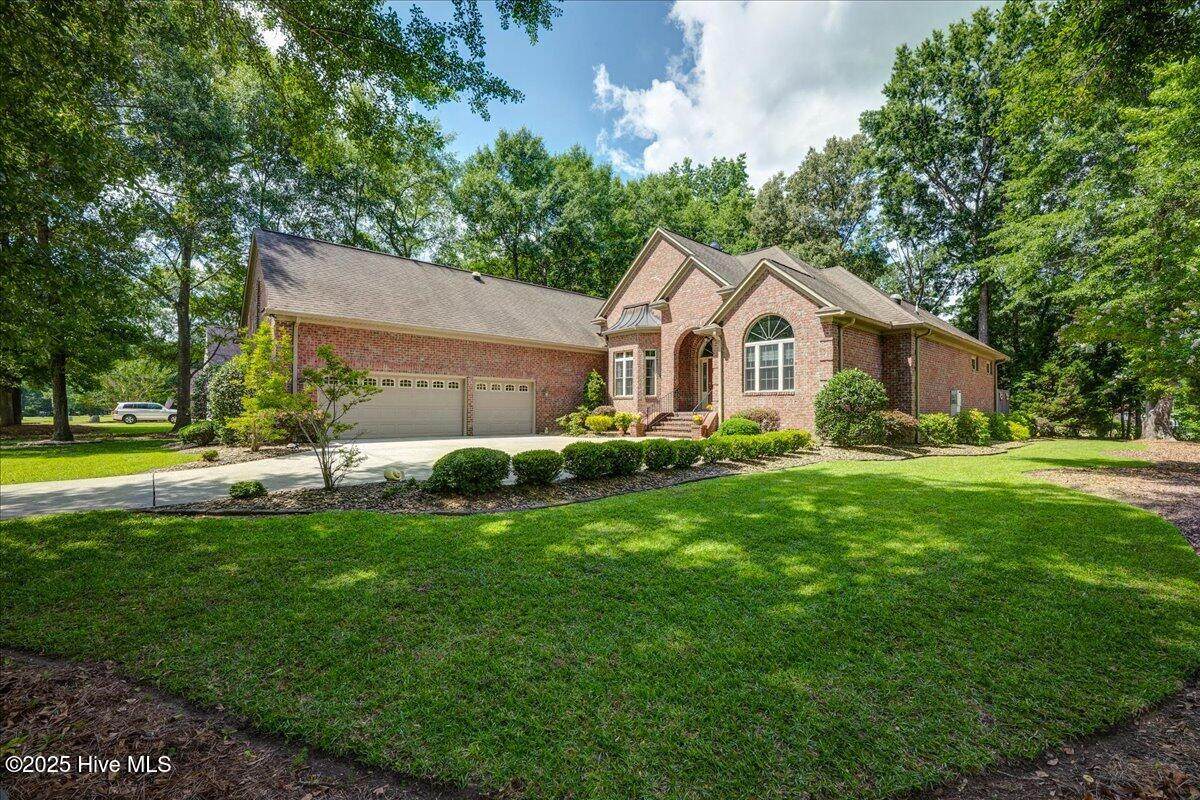 100 Knollwood Court - Photo 1