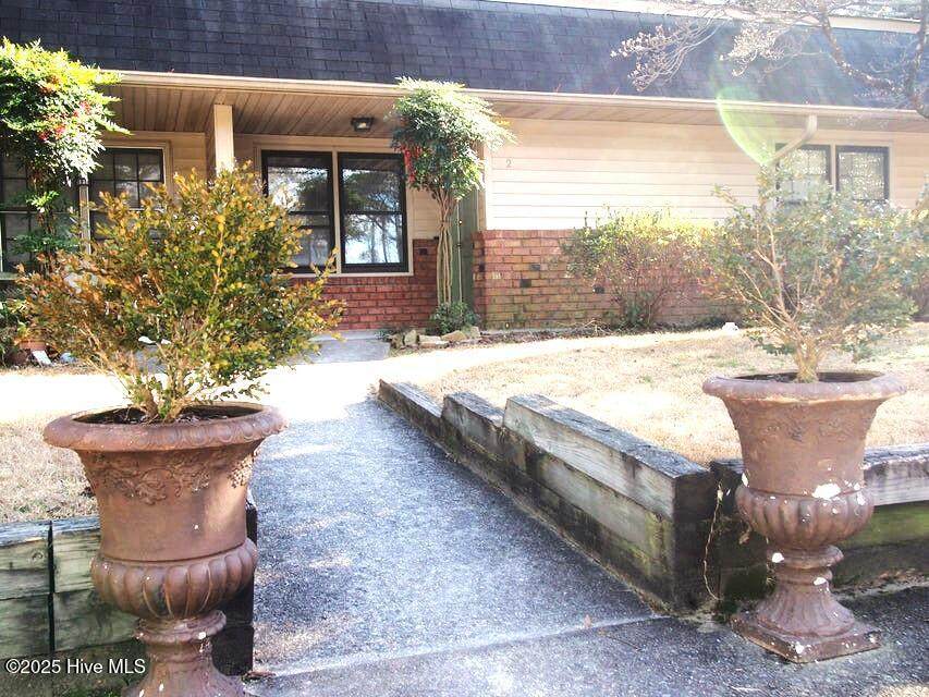 220 Illinois Avenue - Photo 1