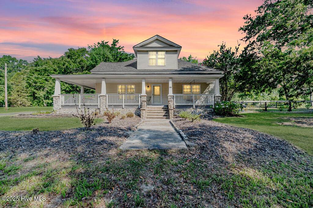 136 Alma Street - Photo 1