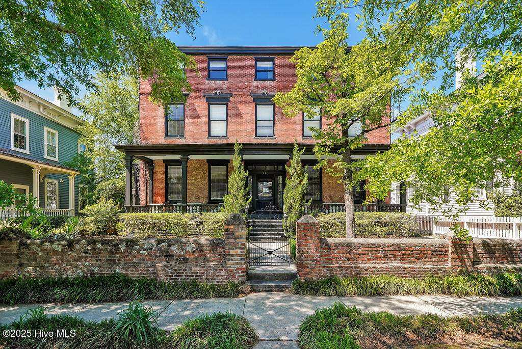 416 Front Street - Photo 1