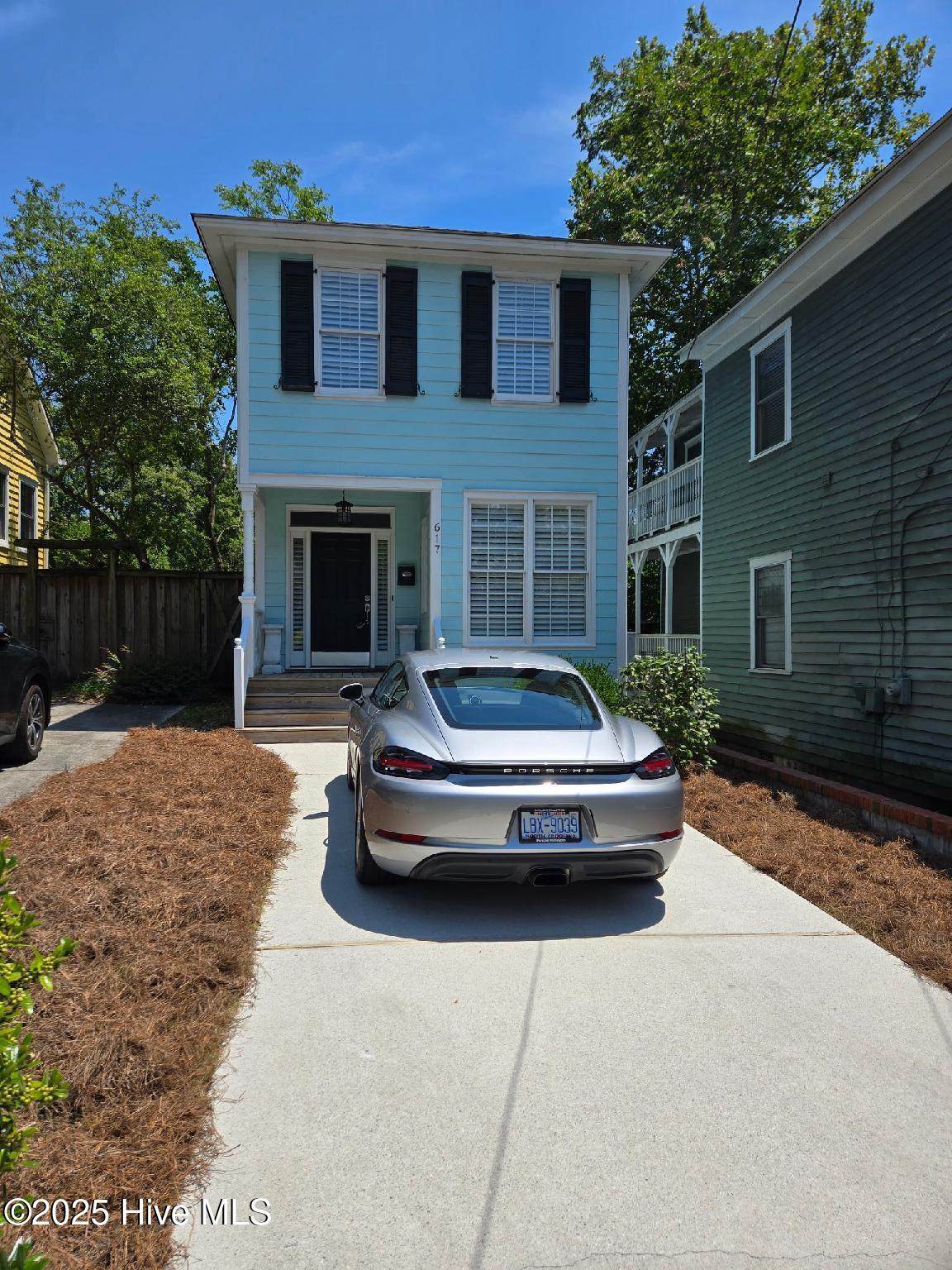 617 2nd Street - Photo 1