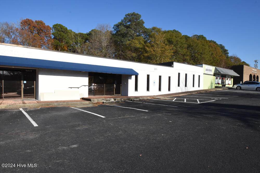 105 Arlington Boulevard - Photo 1