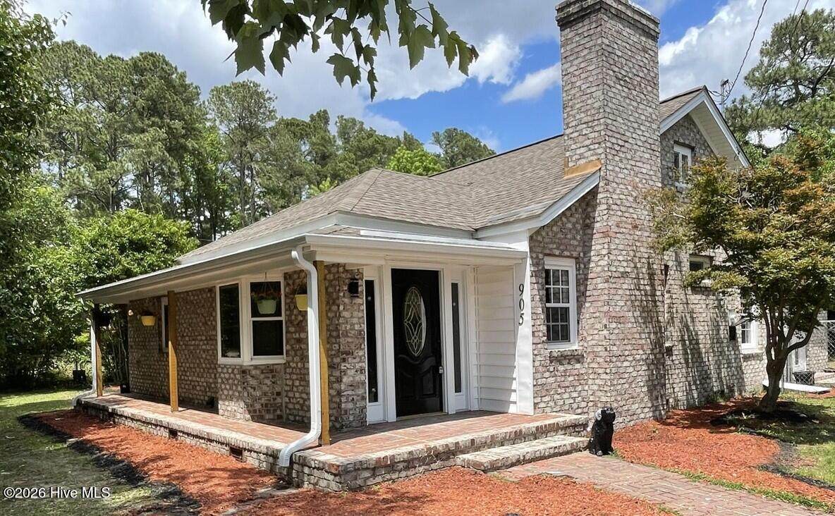 905 7th Street - Photo 1