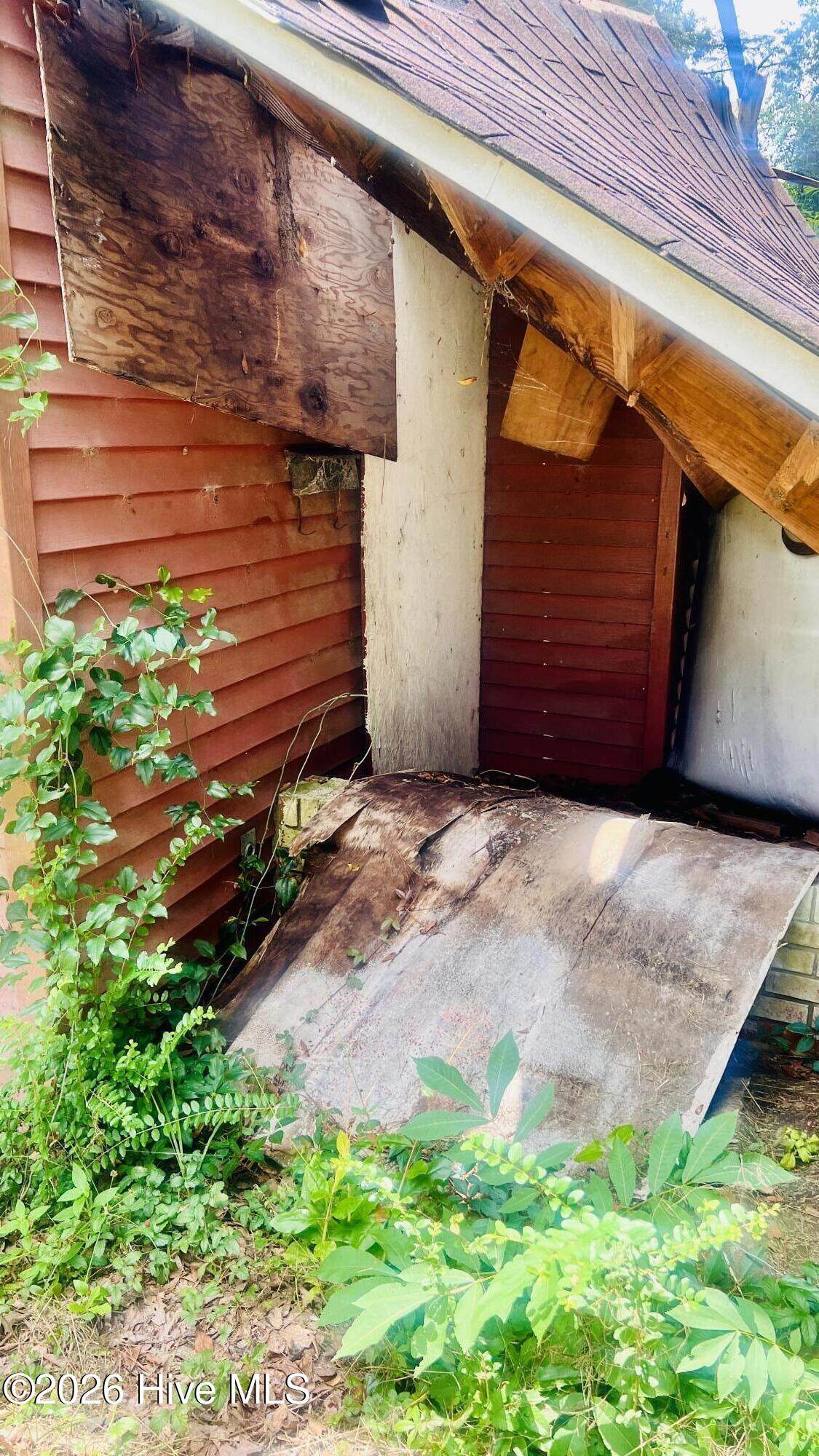 615 Sommer Street - Photo 1