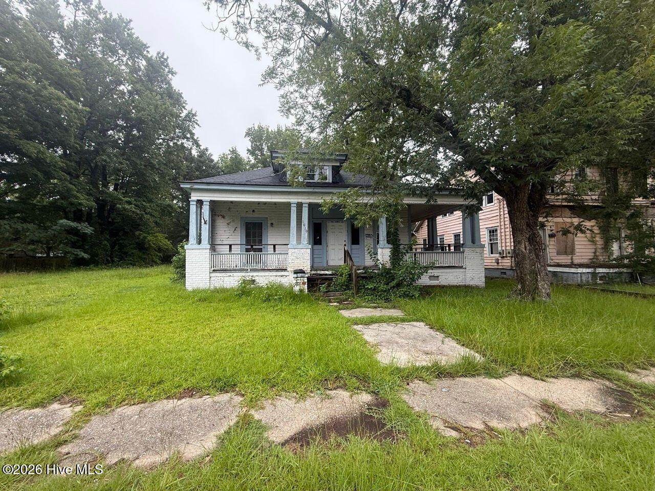 1010 Sunset Avenue - Photo 1
