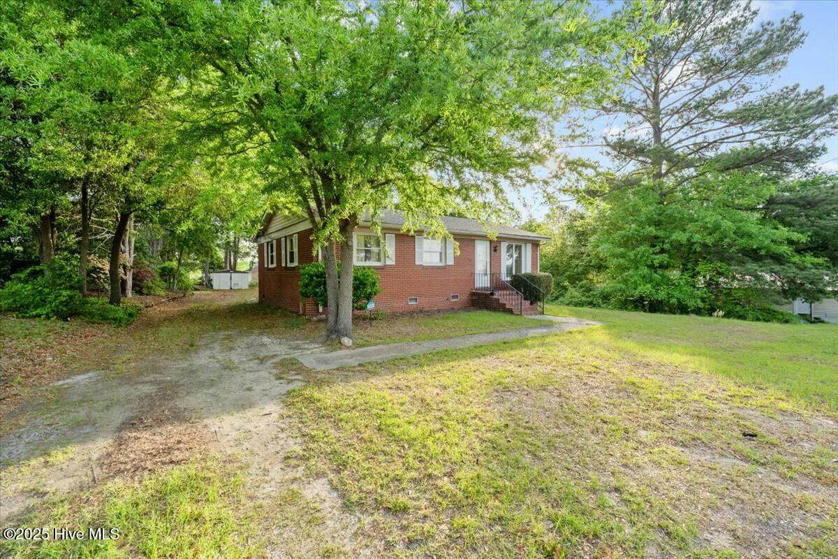 1109 Laurel Avenue - Photo 1