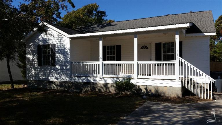 143 NE 9th Street, Oak Island, NC 28465 (MLS #20687895) :: Century 21 Sweyer & Associates