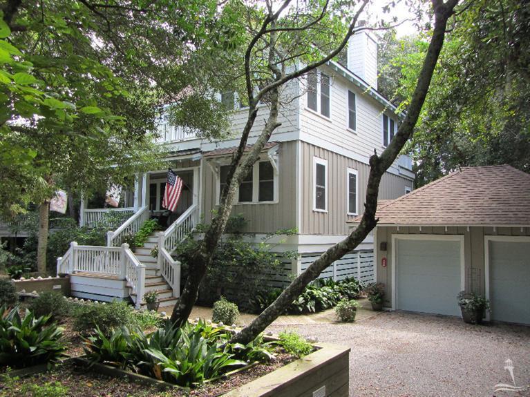 114 N Bald Head Wynd, Bald Head Island, NC 28461 (MLS #20696541) :: Century 21 Sweyer & Associates