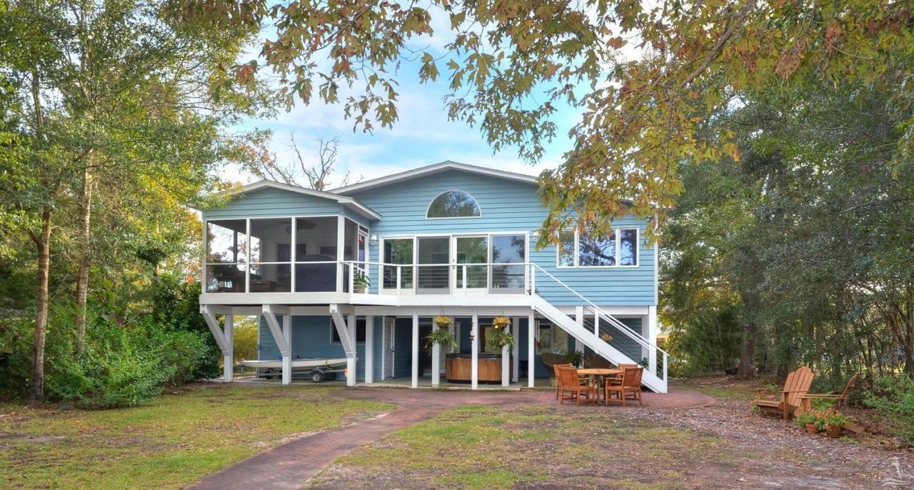 404 Yacht Drive - Photo 1