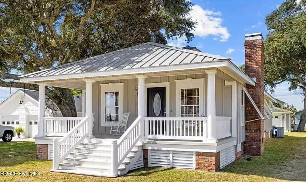 208 Hill Street - Photo 1