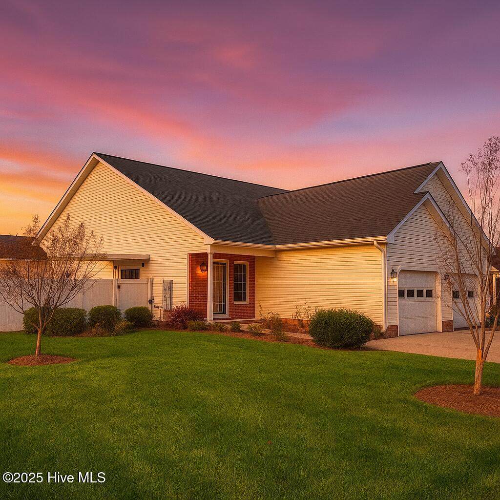 2050 Briarwood Drive - Photo 1