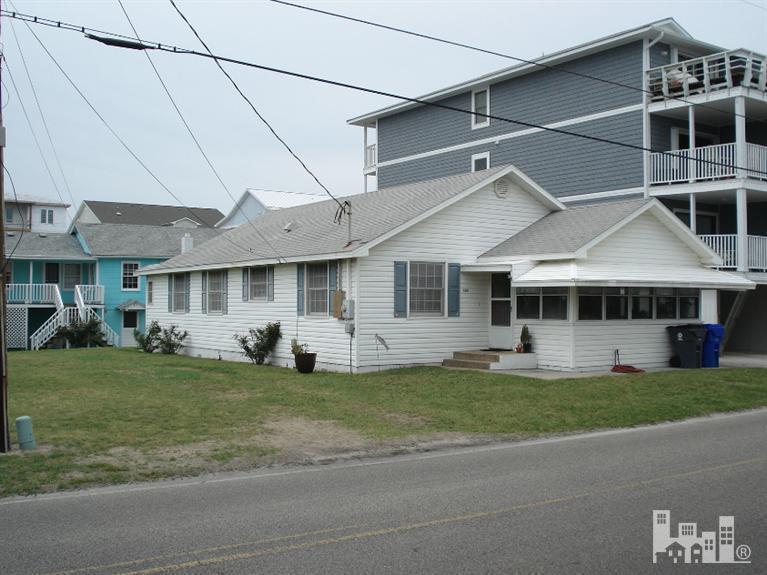 1301 Carolina Beach Avenue N, Carolina Beach, NC 28428 (MLS #30521110) :: Century 21 Sweyer & Associates