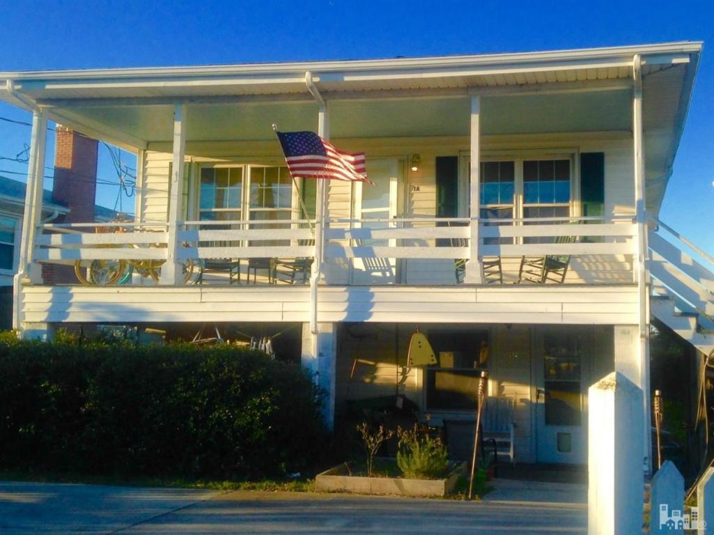 1 Lagoon Drive - Photo 1