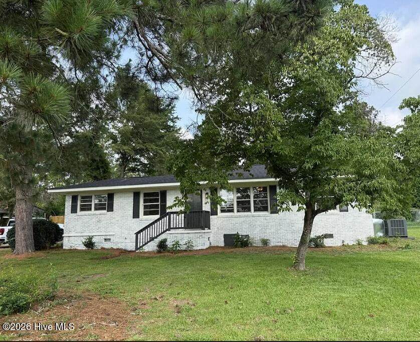 205 Hillside Drive - Photo 1