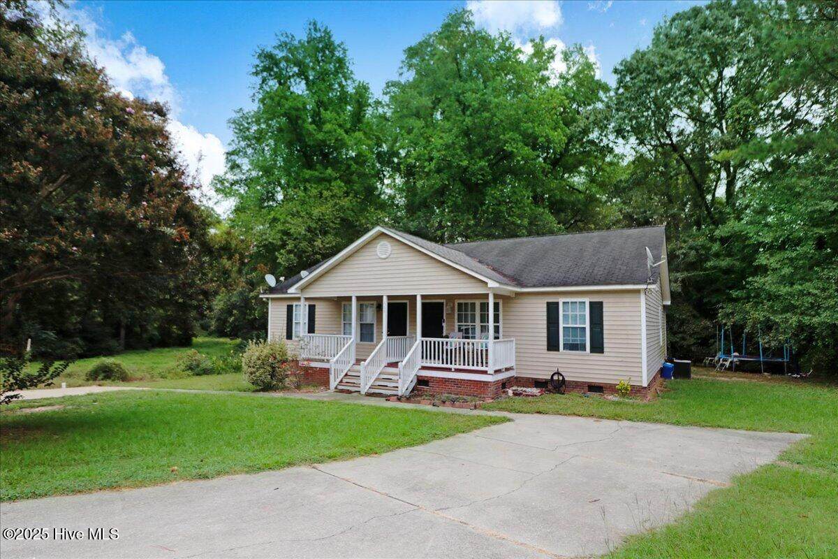 158 Creekside Drive - Photo 1