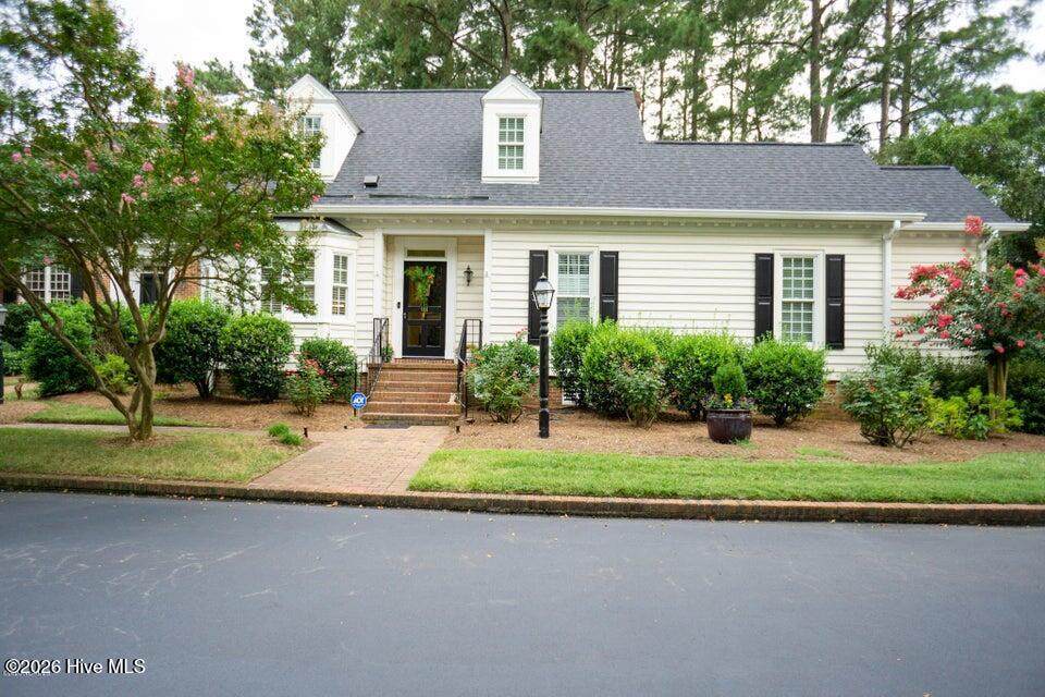 114 Canterbury Road - Photo 1