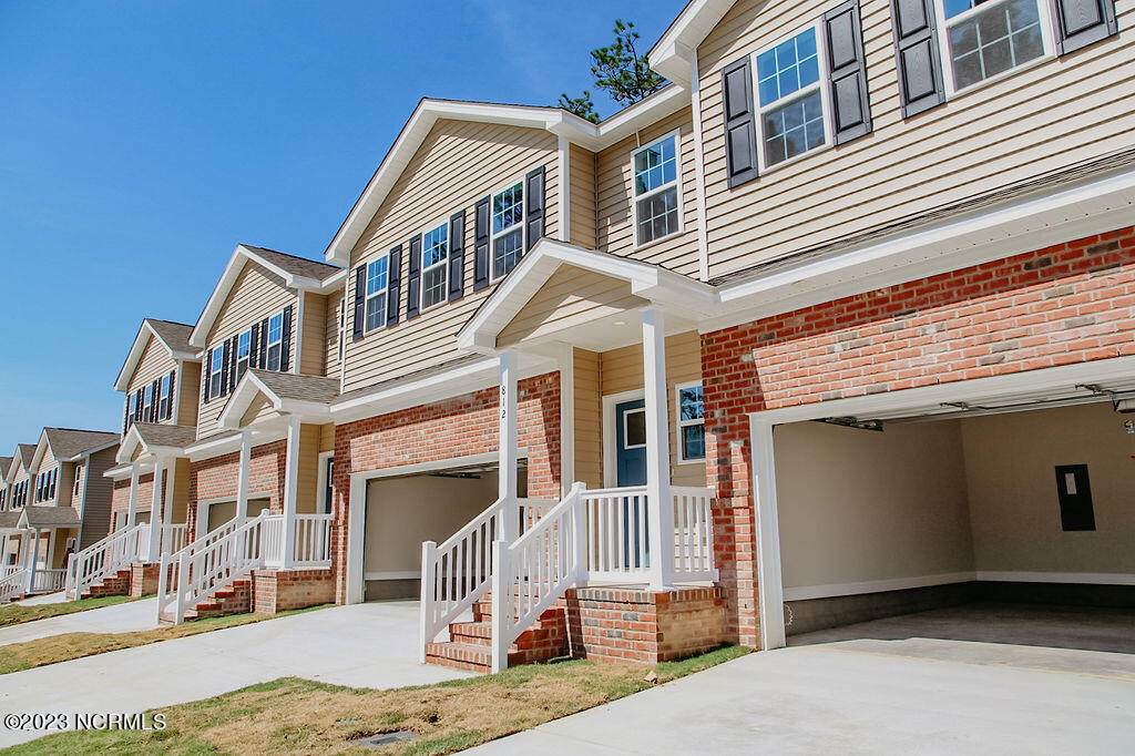 816 Ducks Landing - Photo 1