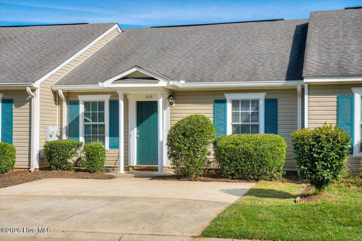 608 Mickelson Way - Photo 1