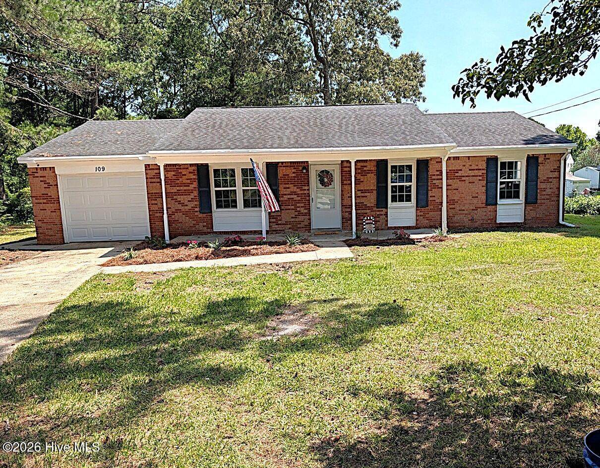 109 Royal Court - Photo 1