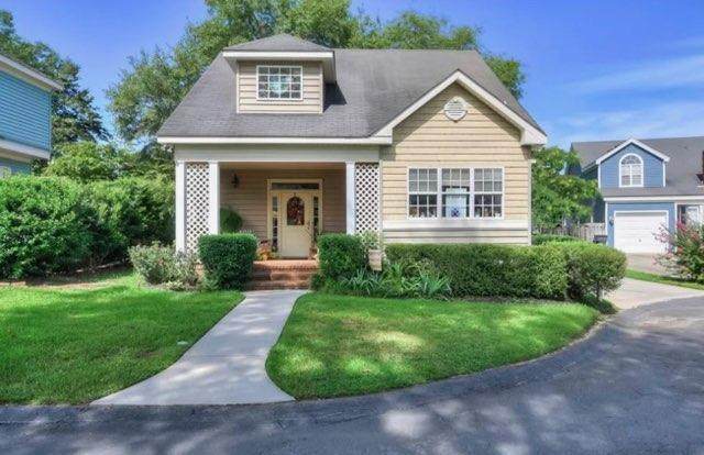 37 Queens Court - Photo 1
