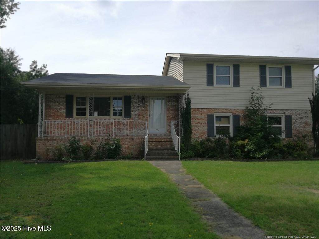 711 Goodyear Drive - Photo 1