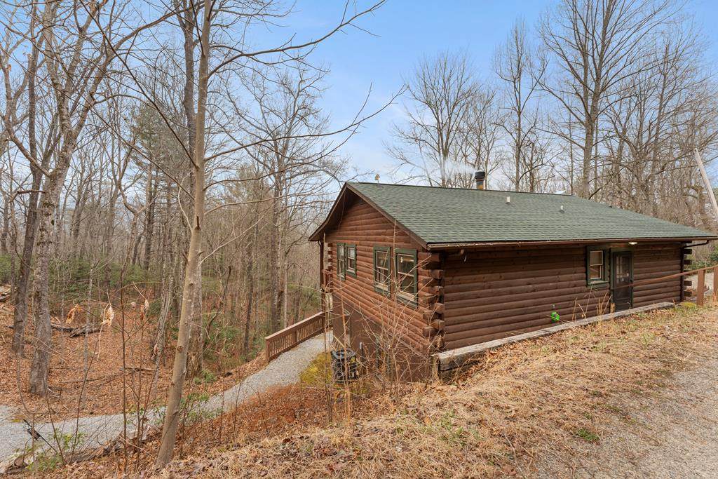451 Summit - Photo 1