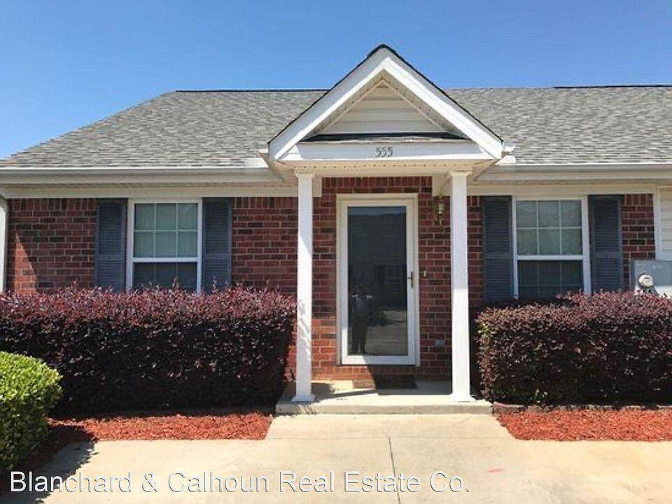 555 Edgecliff Lane - Photo 1