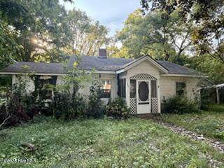 1000 Bryan Avenue - Photo 1