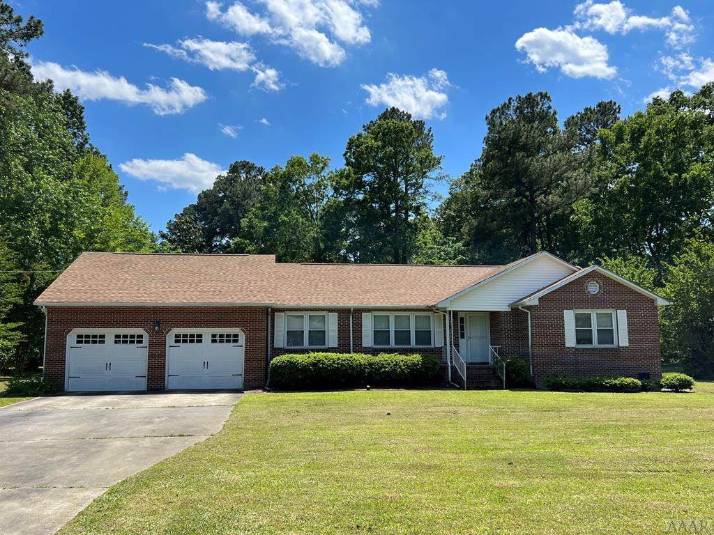 400 Pineview Drive - Photo 1