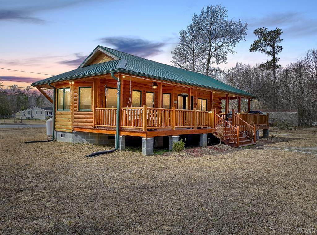 427 Pineview Drive - Photo 1