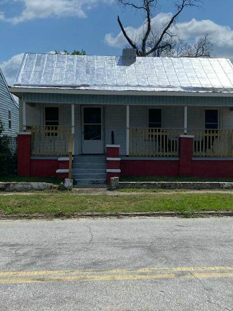1106 12th Street - Photo 1