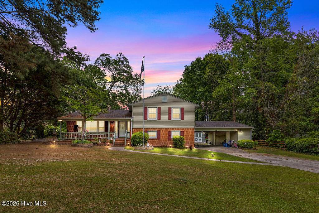 109 Dogwood Drive - Photo 1