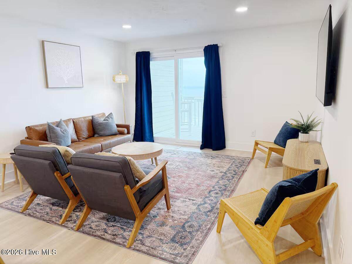 2120 Surfrider Court - Photo 1