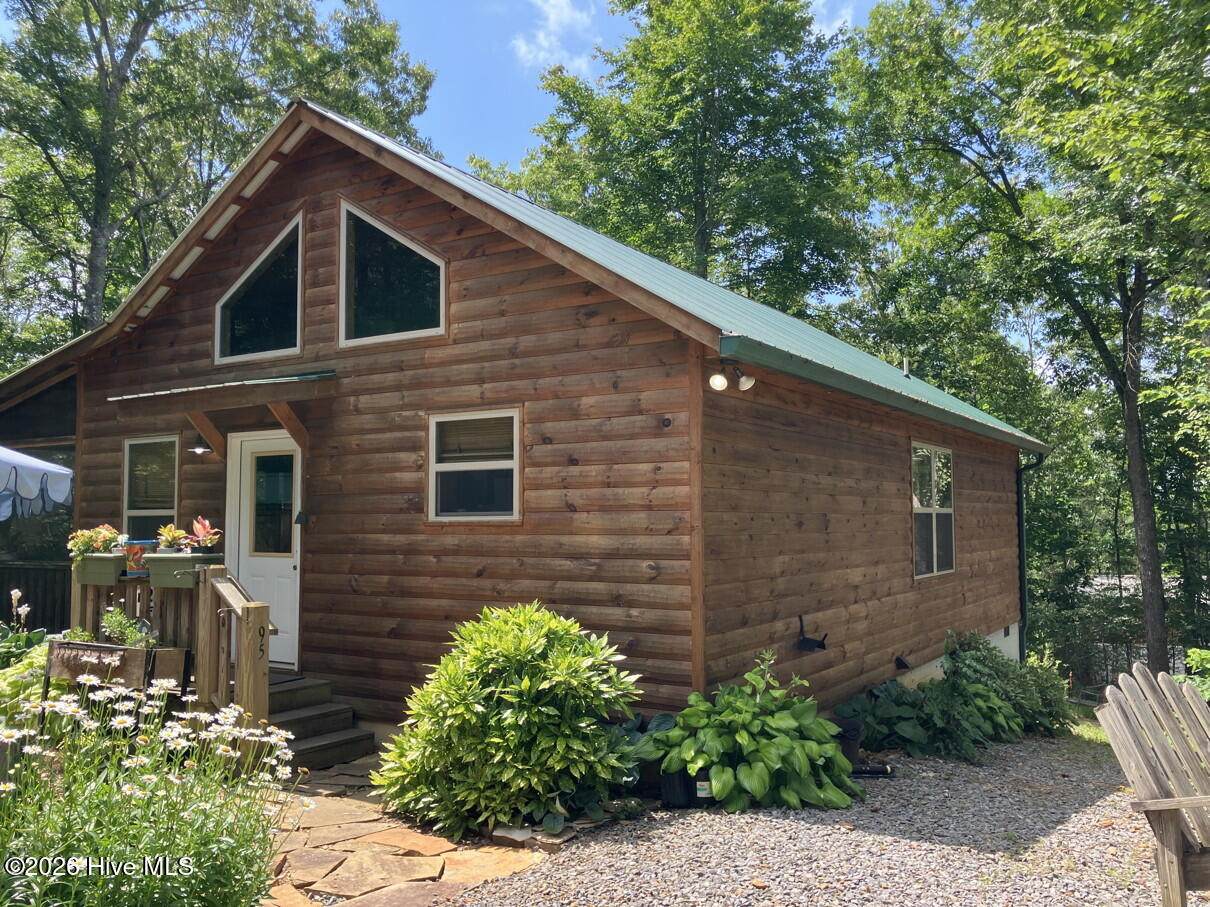 195 Woodcrest Drive - Photo 1