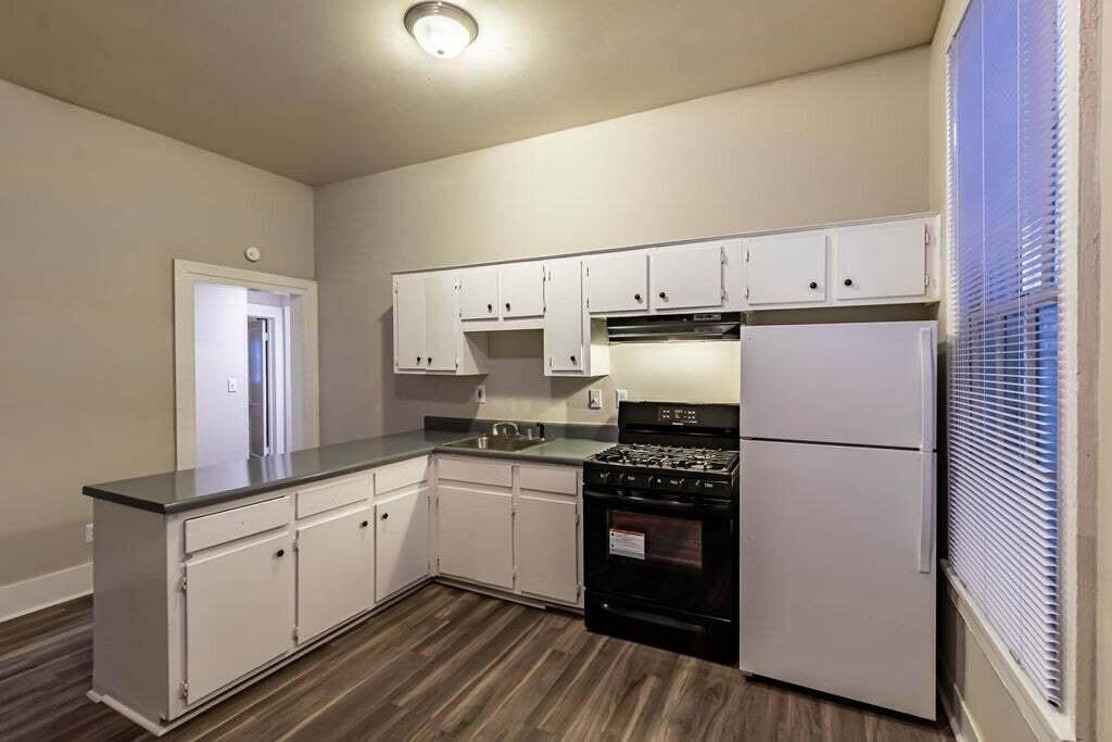 305 Walker Street - Photo 1